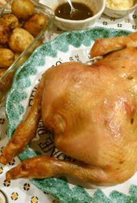 ピラフ入りオーブンで丸鶏のローストチキン