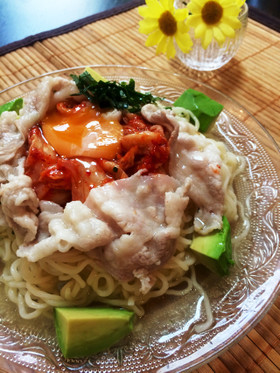 サッポロ一番で豚しゃぶキムチ麵