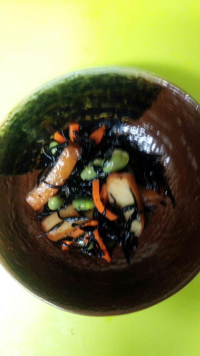 枝豆と薩摩揚げのひじき煮の画像