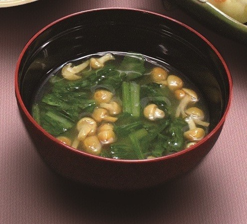 なめこと小松菜の味噌汁の画像