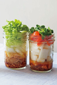 白菜とツナの柚子サラダ(写真左)