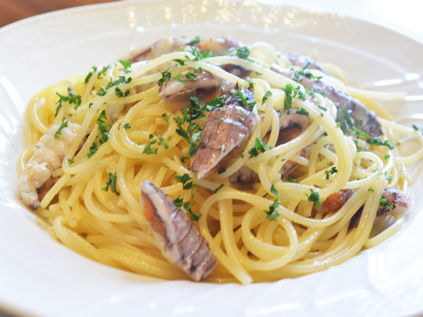 スパゲッティー二 シャコのペペロンチーノ レモン風味