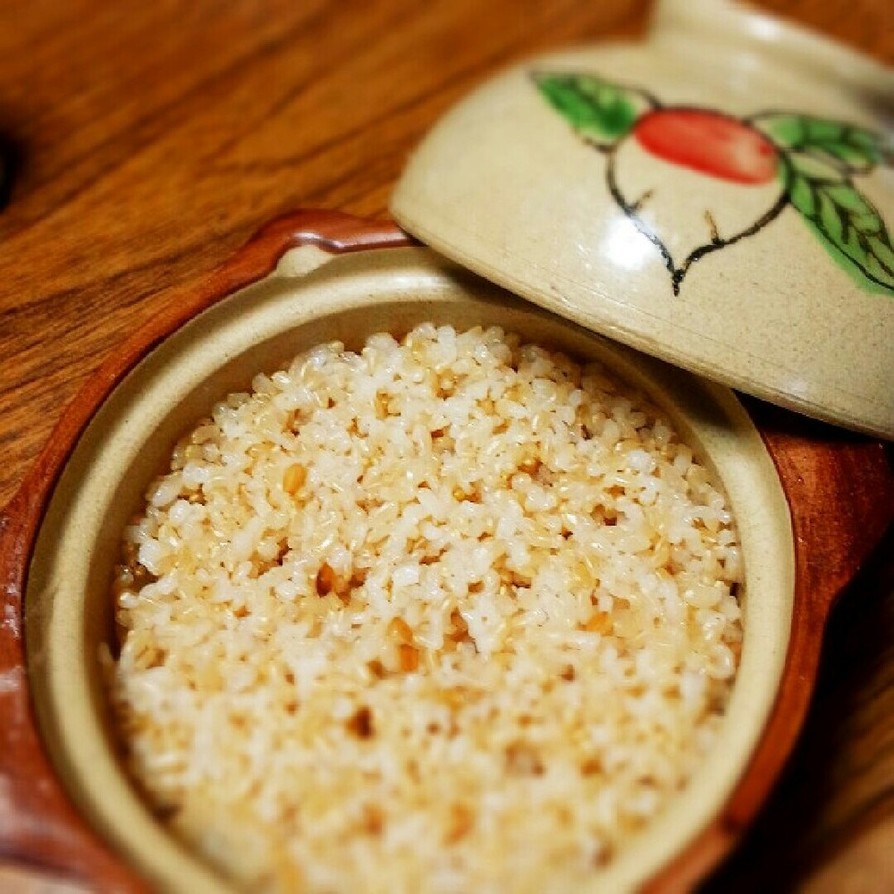 土鍋炊きの玄米の画像