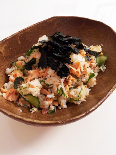簡単！香味野菜と焼き鮭の夏ちらし寿司の写真