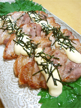 カリッと焼けた豚バラのわさびマヨかけ✿