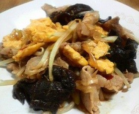 豚肉とキクラゲの玉子炒め