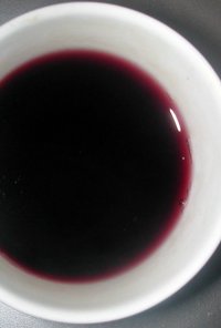 ローズヒップ＆ハイビスカス＆赤ワインのカクテル