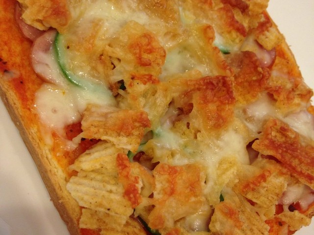 ポテチ乗せピザトースト レシピ 作り方 By さちぞー221 クックパッド 簡単おいしいみんなのレシピが366万品