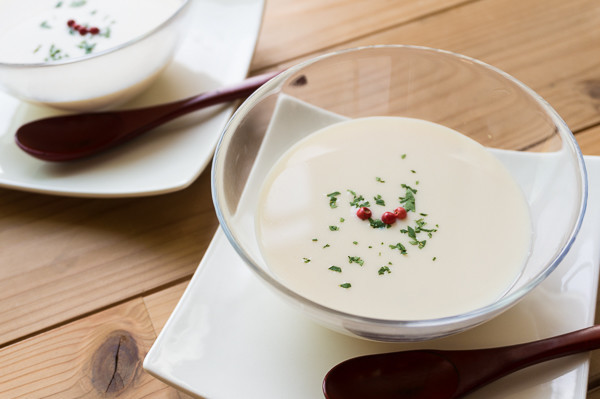 焼きヨーグルトのホエーで簡単冷製スープ。の画像