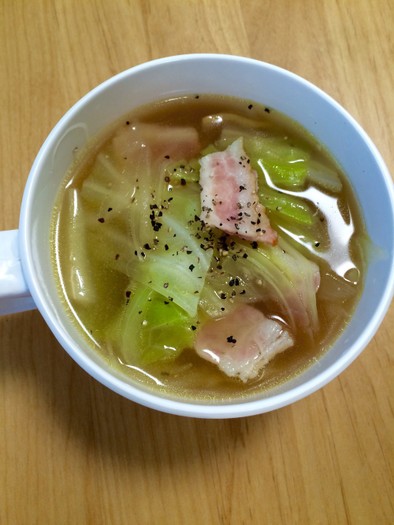 旨味たっぷり♡キャベ玉ベーコンのスープ♡の写真