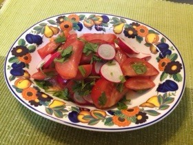 トマトとラディッシュの彩りサラダの画像