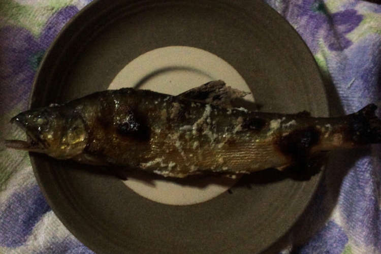 鮎の簡単塩焼きん 串焼き レシピ 作り方 By せい 修行中 クックパッド 簡単おいしいみんなのレシピが356万品