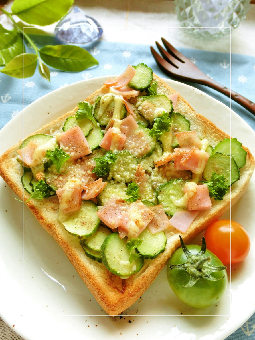 昆布茶風味⋆胡瓜×ハムのサラダトースト　の画像