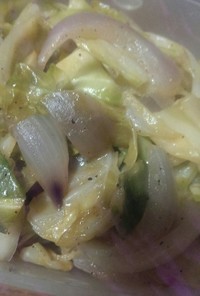 キャベツと紫玉ねぎのニンニク醤油マヨ炒め