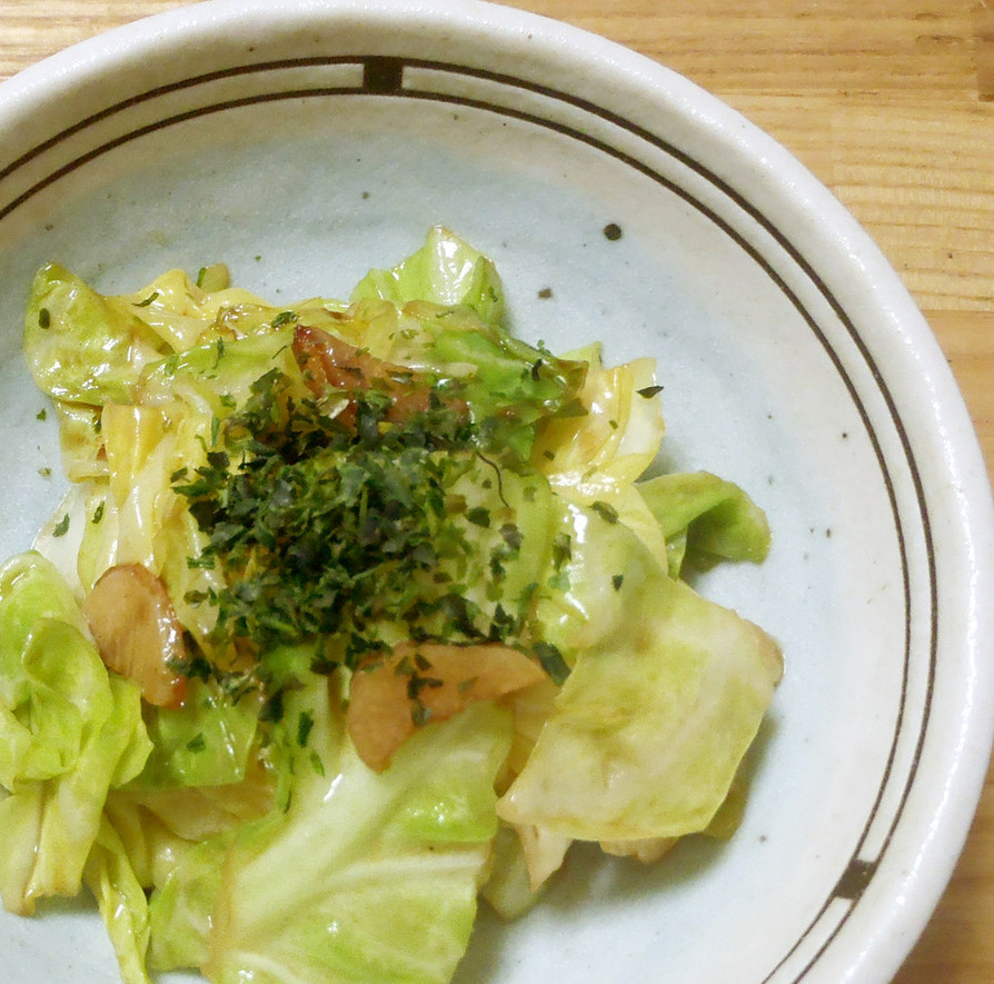 野菜料理もう一品！キャベツのガリバタ炒め by 宮崎県小林市 【クックパッド】 簡単おいしいみんなのレシピが392万品