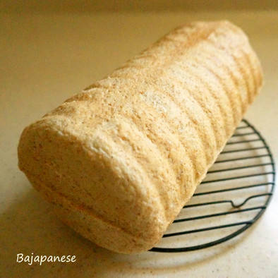 HB☆全粒粉100％トヨ型ラウンドパンの写真