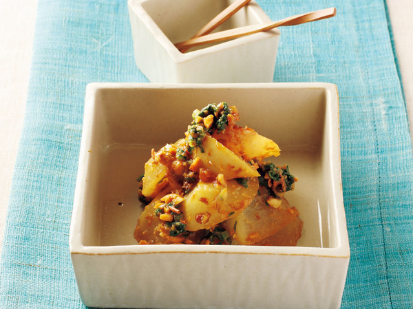 蒸し煮大根のピーナッツみそあえ