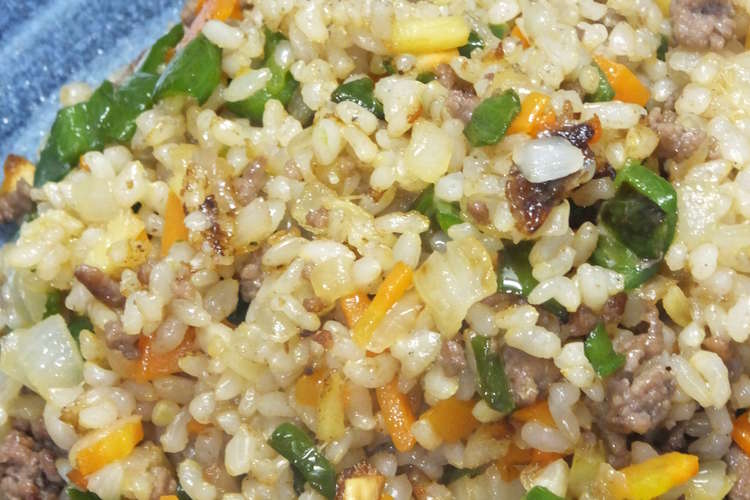 三種の野菜と合挽き肉のガーリックライス レシピ 作り方 By 火水流整体術院 クックパッド 簡単おいしいみんなのレシピが352万品