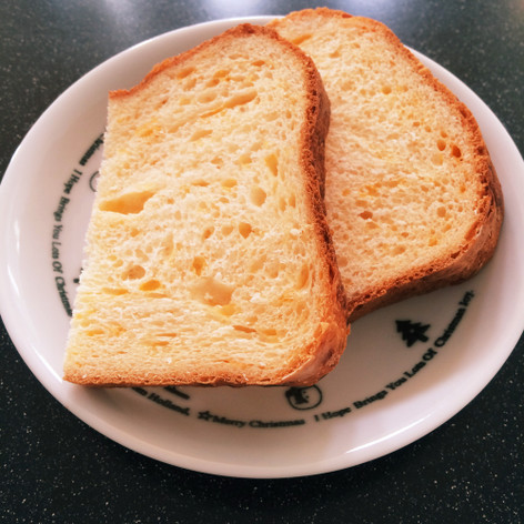 チェダーチーズのパン ＨB