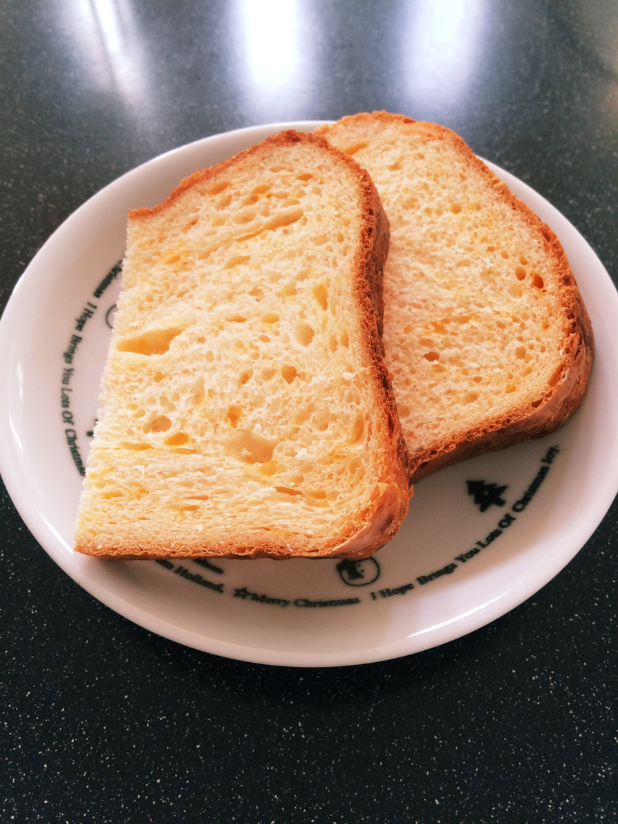 チェダーチーズのパン ＨBの画像