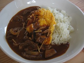 きのこたっぷりオムハヤシ