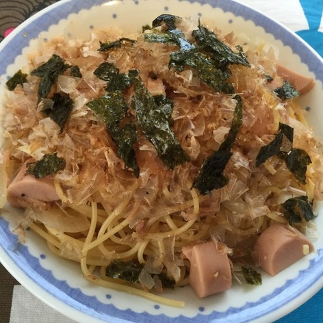 5分レシピ★ツナと魚肉ソのニンニクパスタ