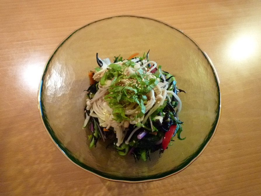 夏野菜とひじきのサラダ～焼ききのこのせの画像