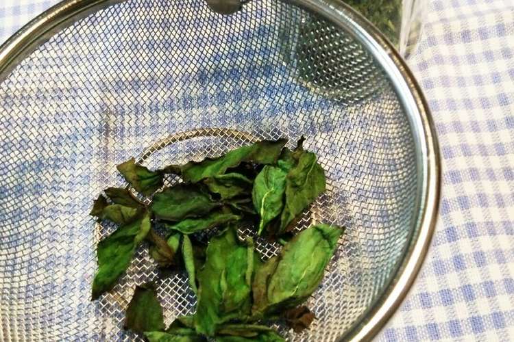 バジル レンジで ドライバジル 2 レシピ 作り方 By たぬぴぃ クックパッド 簡単おいしいみんなのレシピが361万品