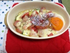 夏野菜ととろーり卵のオーブン焼きの画像