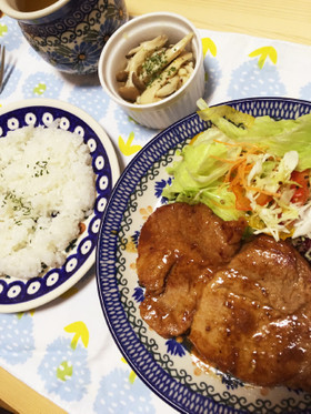 やわらかトンテキ〜ヨーグルトソース漬け〜