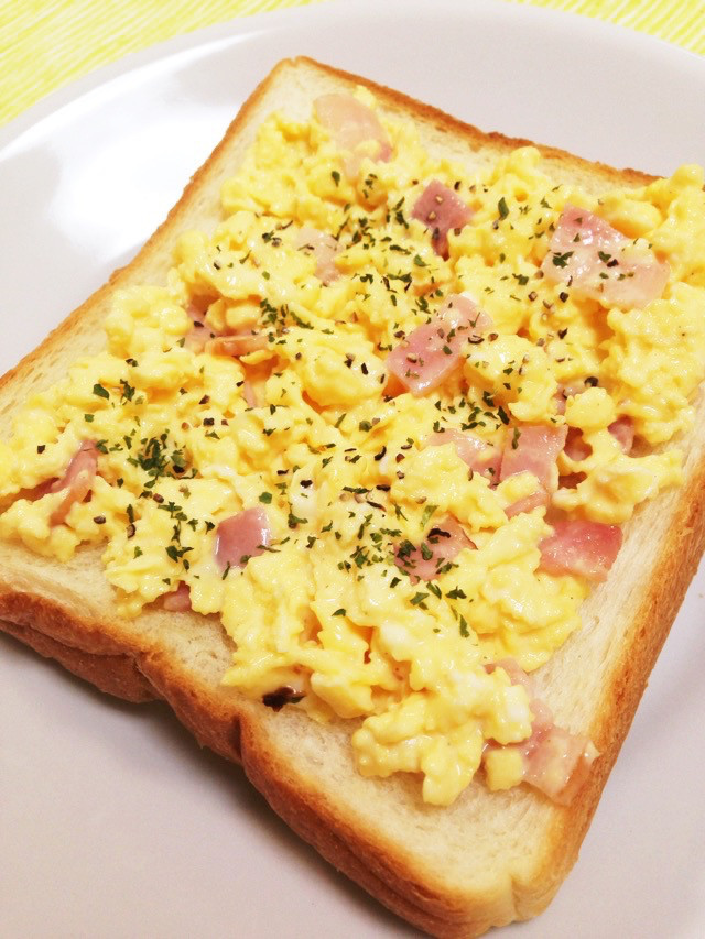 朝ご飯に☆簡単ベーコンエッグトーストの画像
