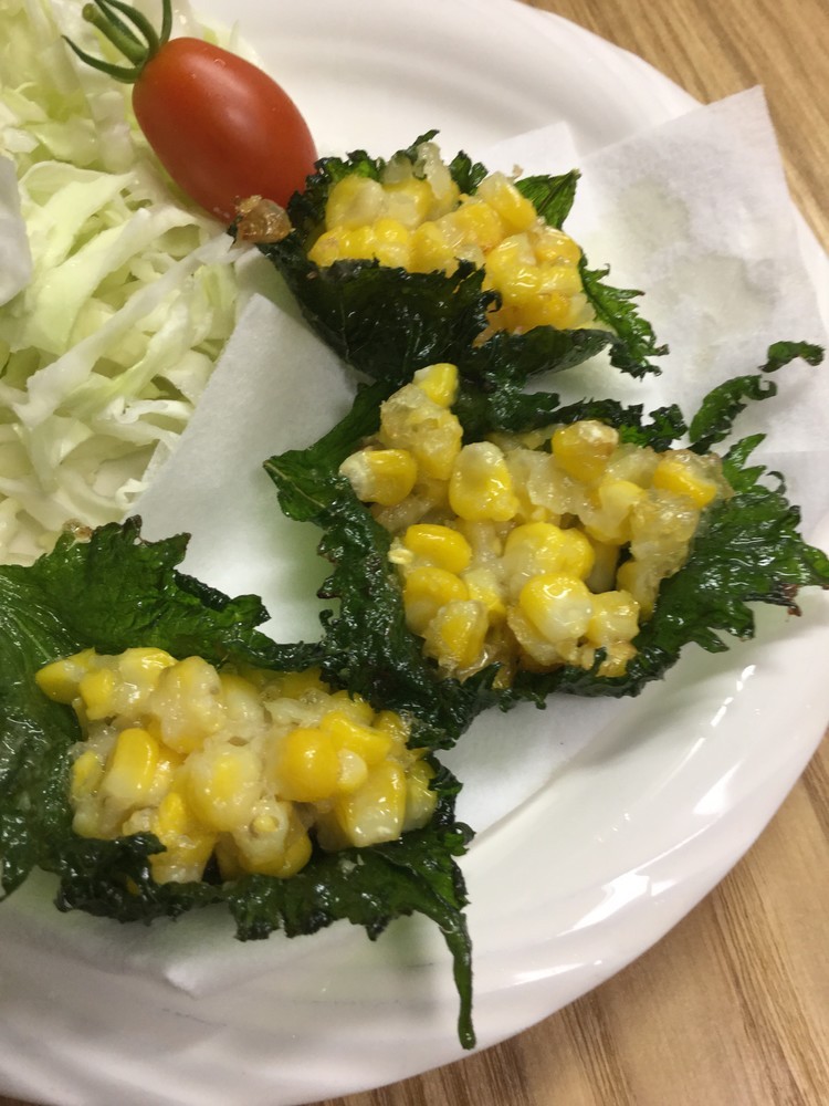 とうもろこしとシソのかき揚げ by はーとねこ 【クックパッド】 簡単おいしいみんなのレシピが356万品