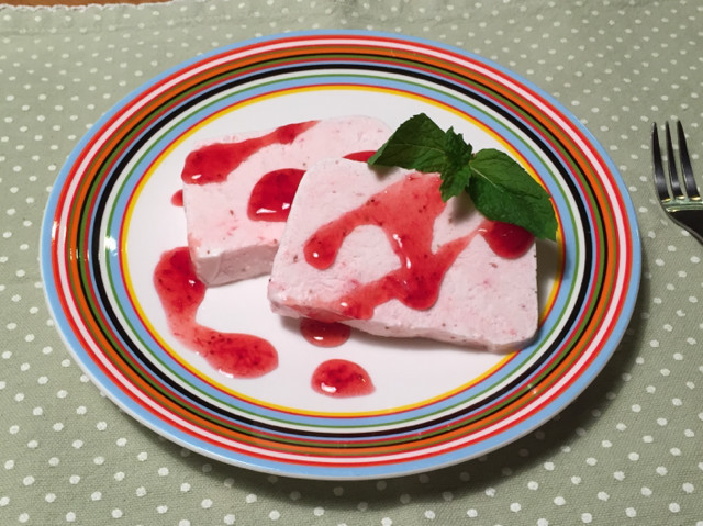 簡単デザート☆苺と甘糀のセミフレッドの画像