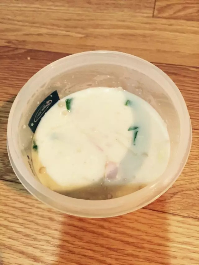 ツルムラサキとオクラの豆乳コンソメスープの画像