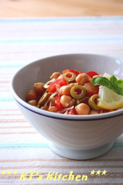 ひよこ豆とオリーブのトマトドレッシングの画像