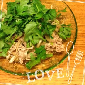 パクチーが主役♪タイ風!?豚の冷しゃぶ