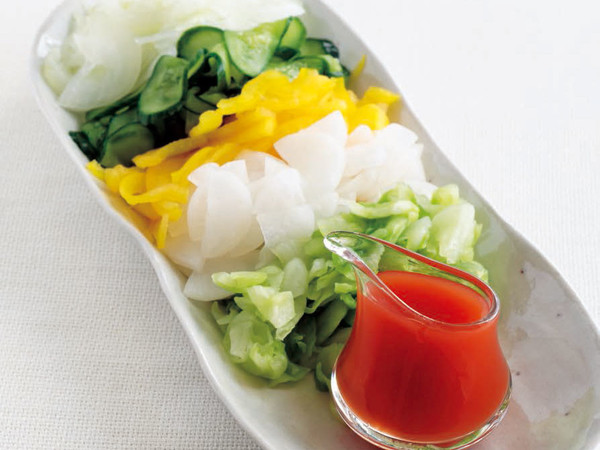 刻み野菜の塩もみトマトだれ添え