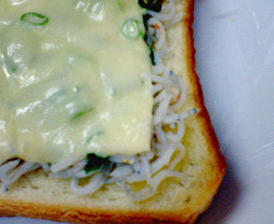 しらすのチーズトースト☆の写真