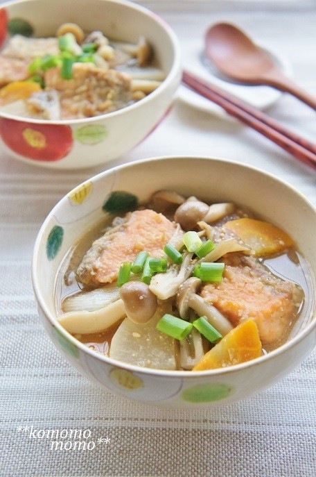 鮭・きのこ・根菜の◆和風ごま味噌スープ◆の画像