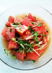 トマト甘酢サラダ(かいわれ～ごま油)