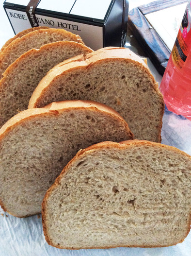HBで作るいちごジャム入りふんわり食パンの写真
