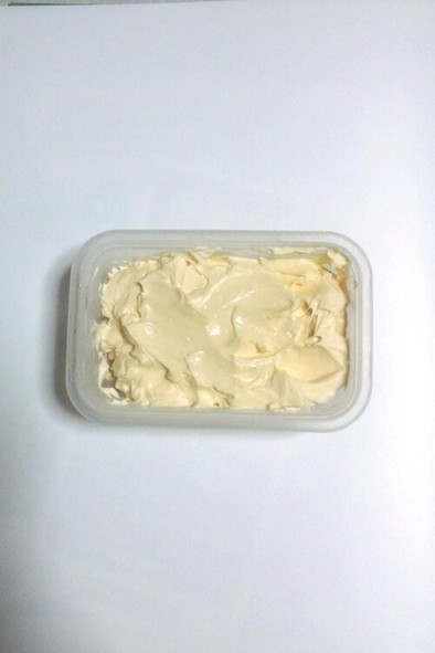 マカロンに☆簡単卵１つでバタークリームの写真