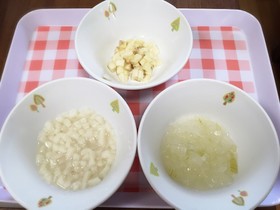 *離乳食中期*煮込うどん・玉葱だし煮給食