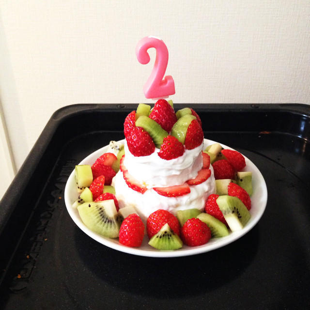 2歳 フルーツで華やか誕生日2段ケーキ レシピ 作り方 By マナティ クックパッド