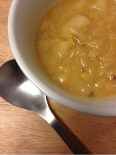 赤レンズ豆とじゃがいものスープの写真