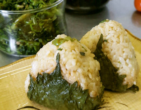 大葉にんにく醤油としそこしょうでおにぎり