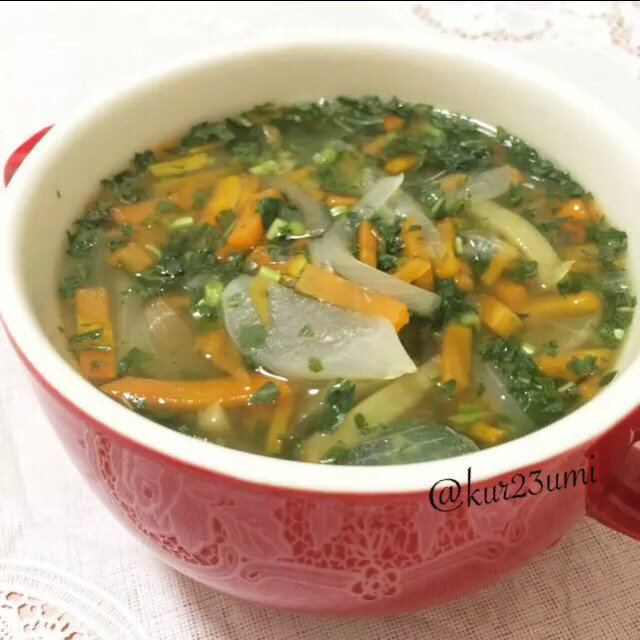 モロヘイヤと野菜のスープの画像