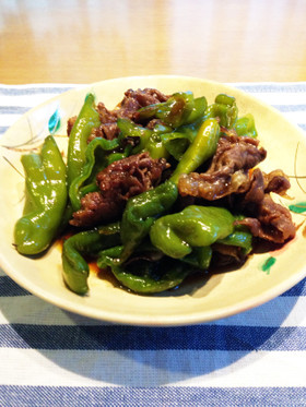 万願寺唐辛子と牛肉の甘辛煮