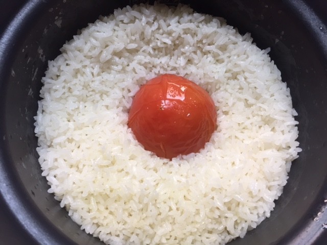簡単☆トマト丸ごとご飯♪の画像