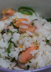 アジの干物と塩鮭の混ぜご飯